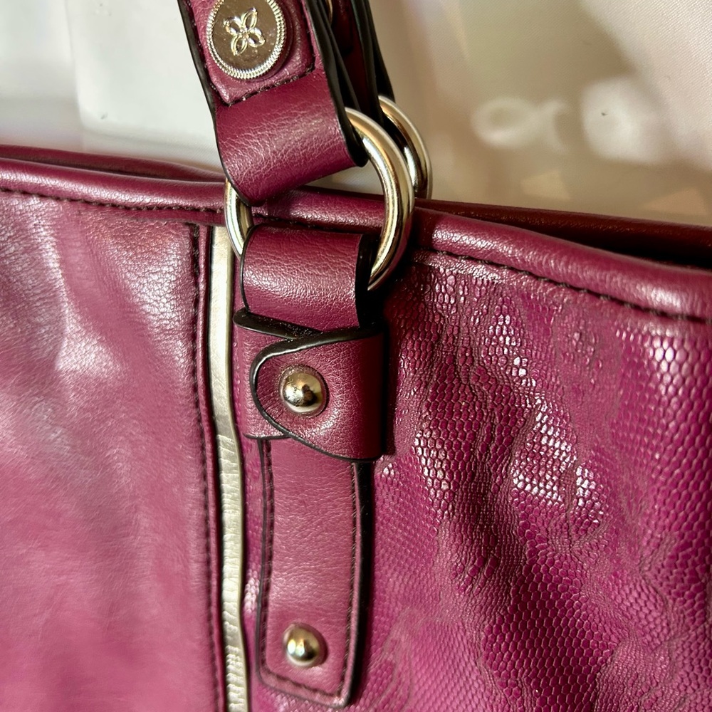 Vintage Relic Shoulder Bag ~ Eggplant/Silver - Picture 3 of 13